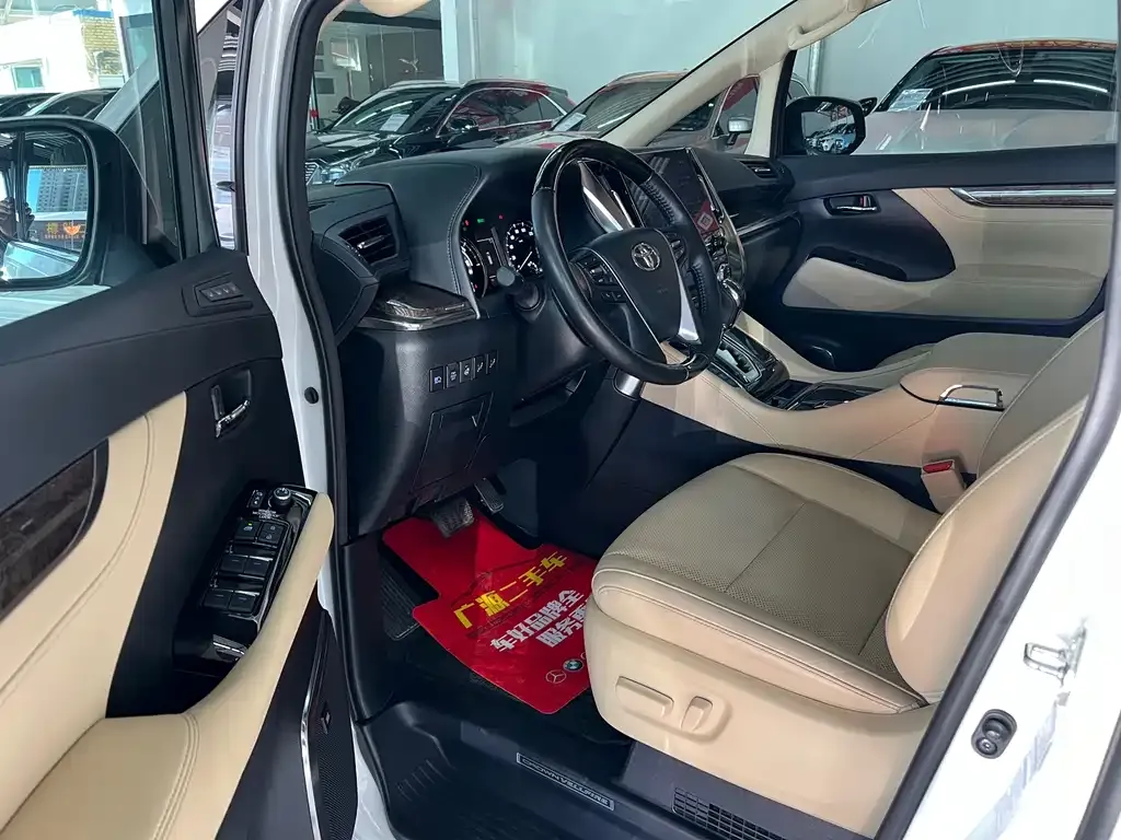 Toyota Vellfire — фото 7
