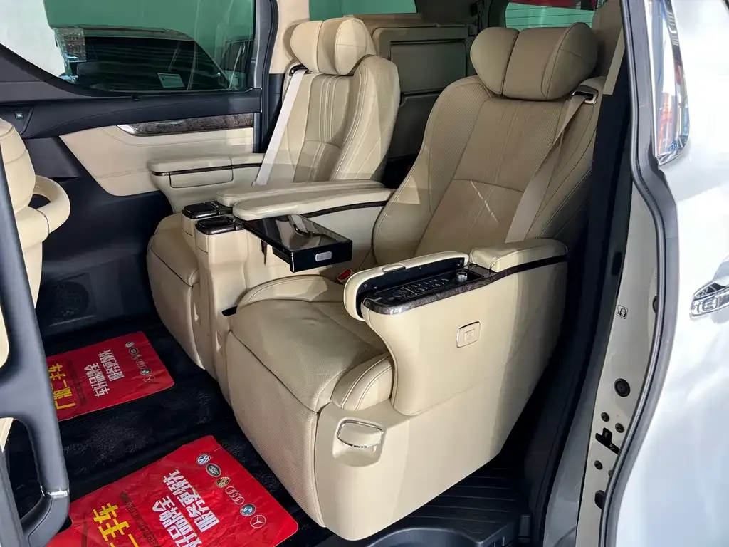 Toyota Vellfire — фото 9