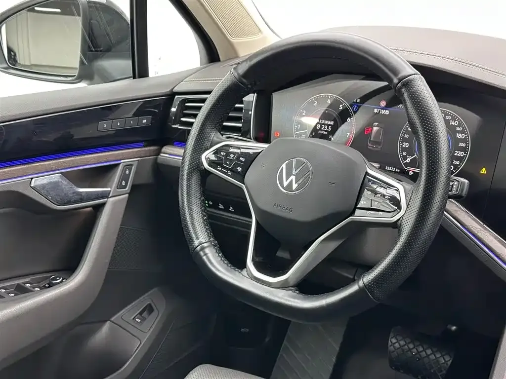 Volkswagen Touareg 2024 из CN, фото 10