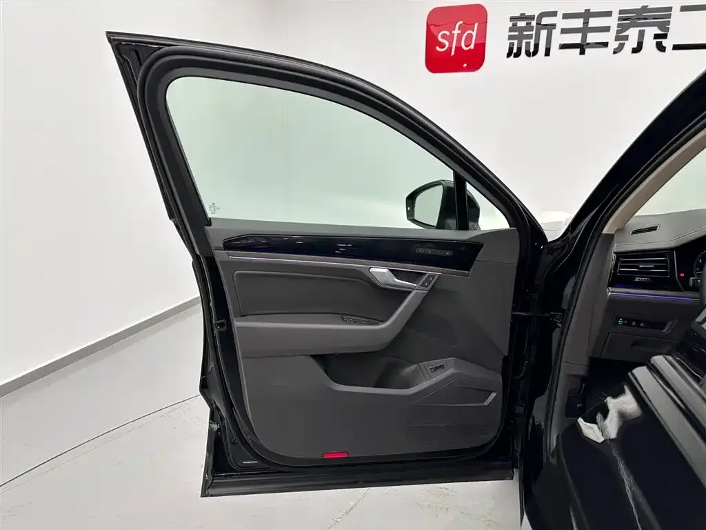 Volkswagen Touareg 2024 из CN, фото 8