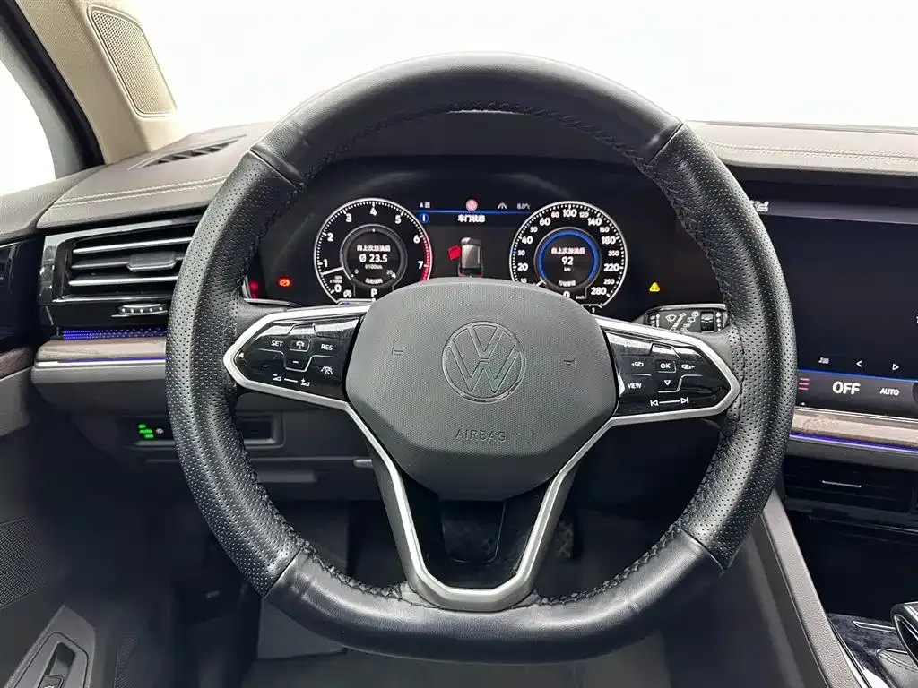Volkswagen Touareg 2024 из CN, фото 9