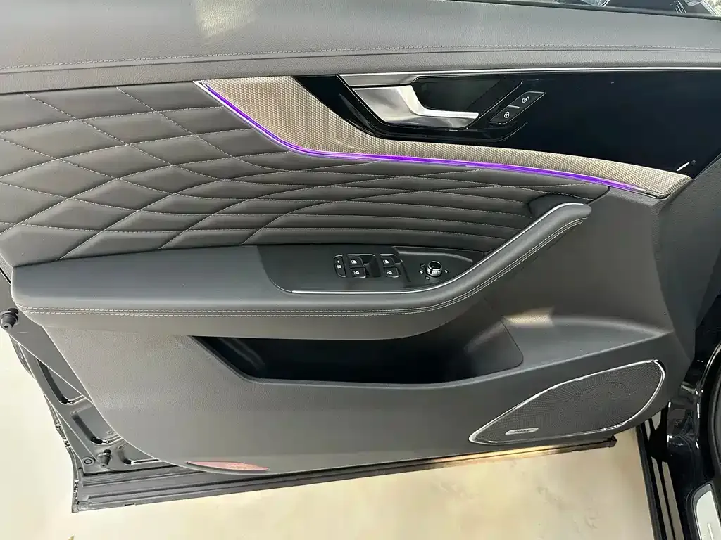 Hongqi HS5 2023 из CN, фото 10
