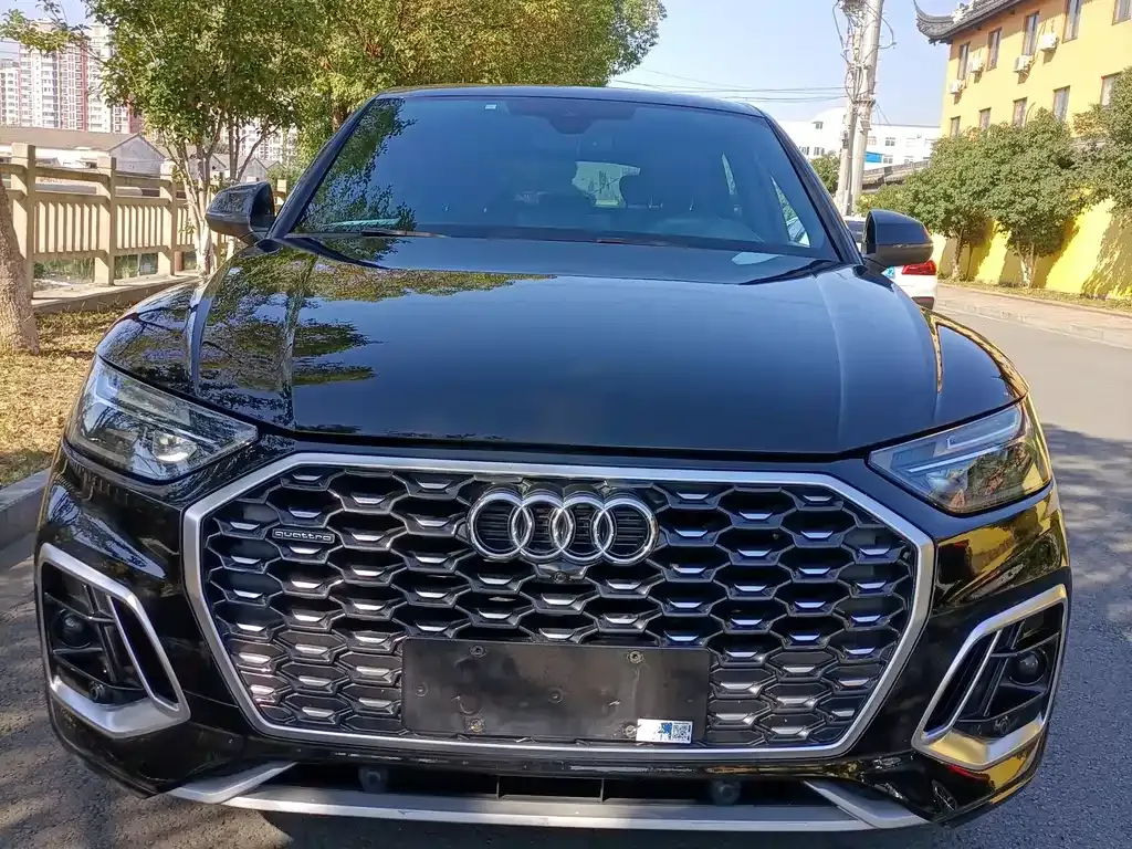 Audi Q5L Sportback 2022 из CN, фото 2