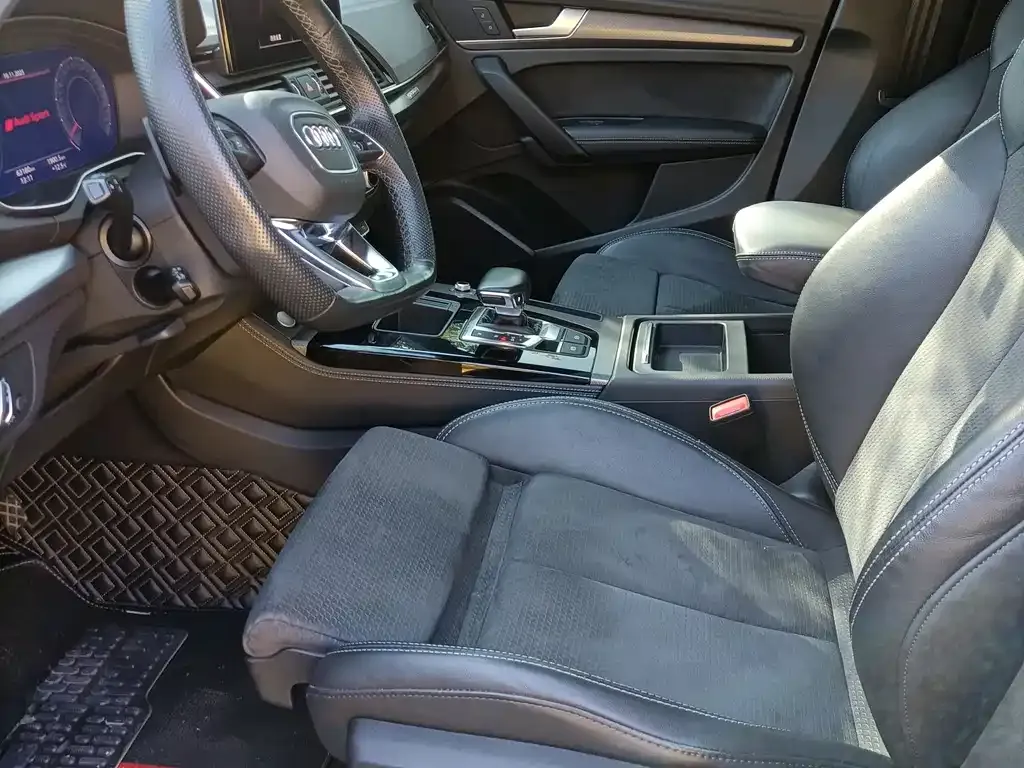 Audi Q5L Sportback 2022 из CN, фото 6