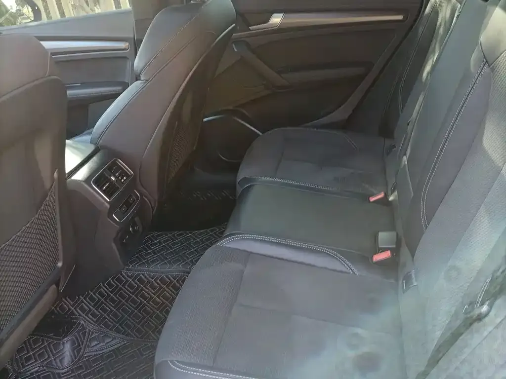 Audi Q5L Sportback 2022 из CN, фото 7