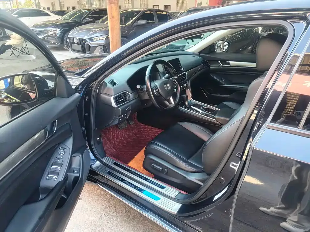 Honda Accord — фото 4