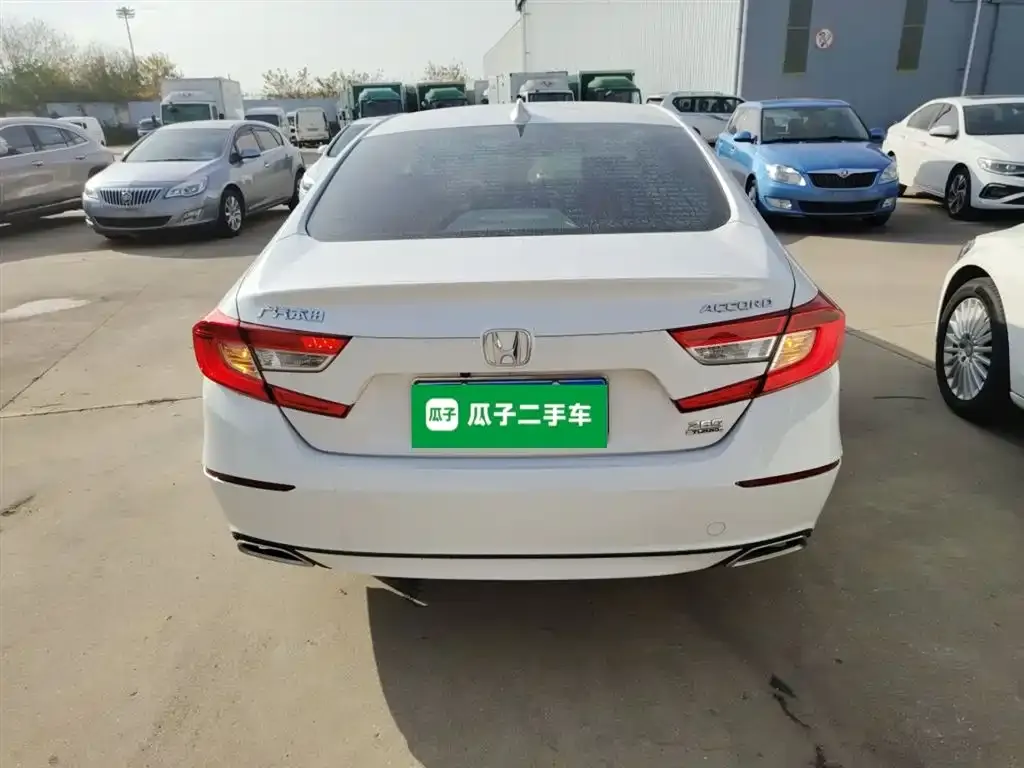 Honda Accord — фото 6
