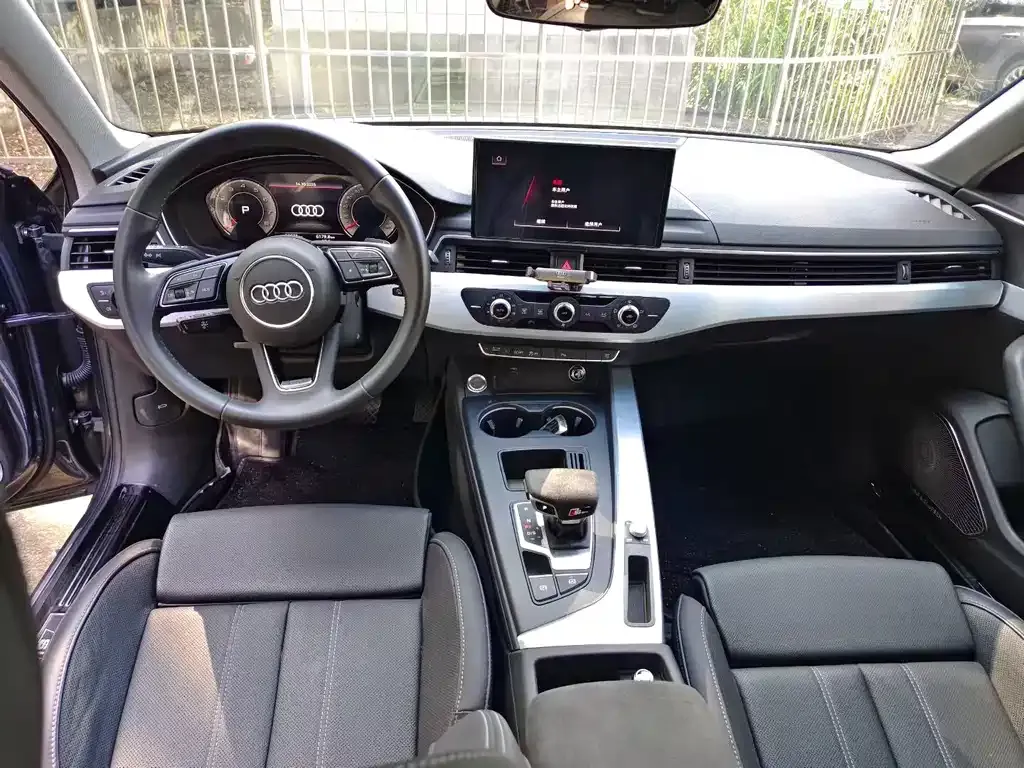 Audi A4L 2024 из CN, фото 9