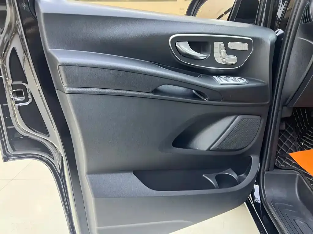 Mercedes-Benz Vito 2023 из CN, фото 10