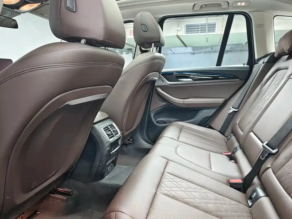 BMW iX3 2025 из CN, фото 5