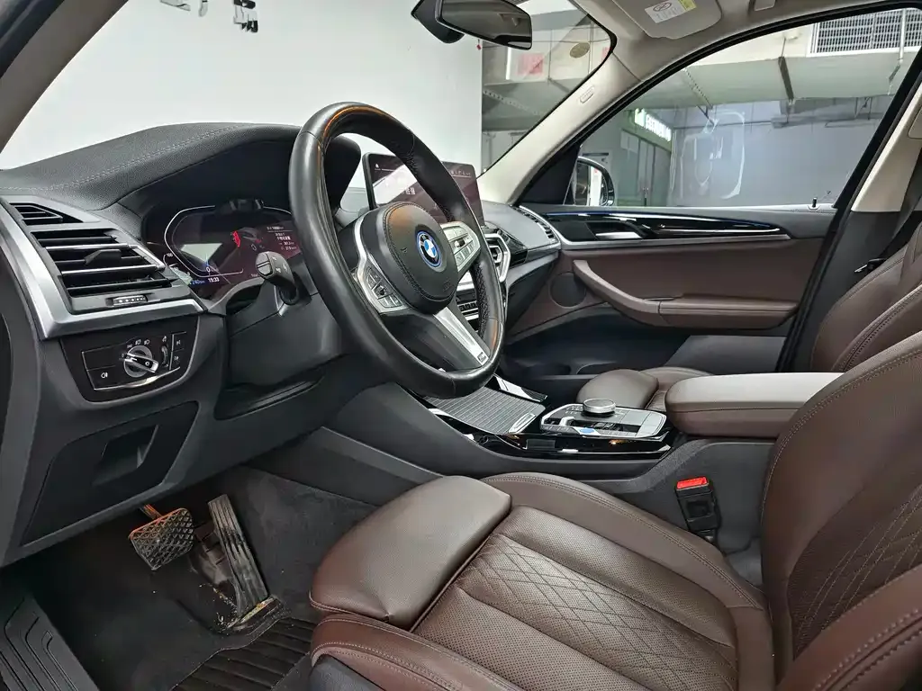 BMW iX3 2025 из CN, фото 6