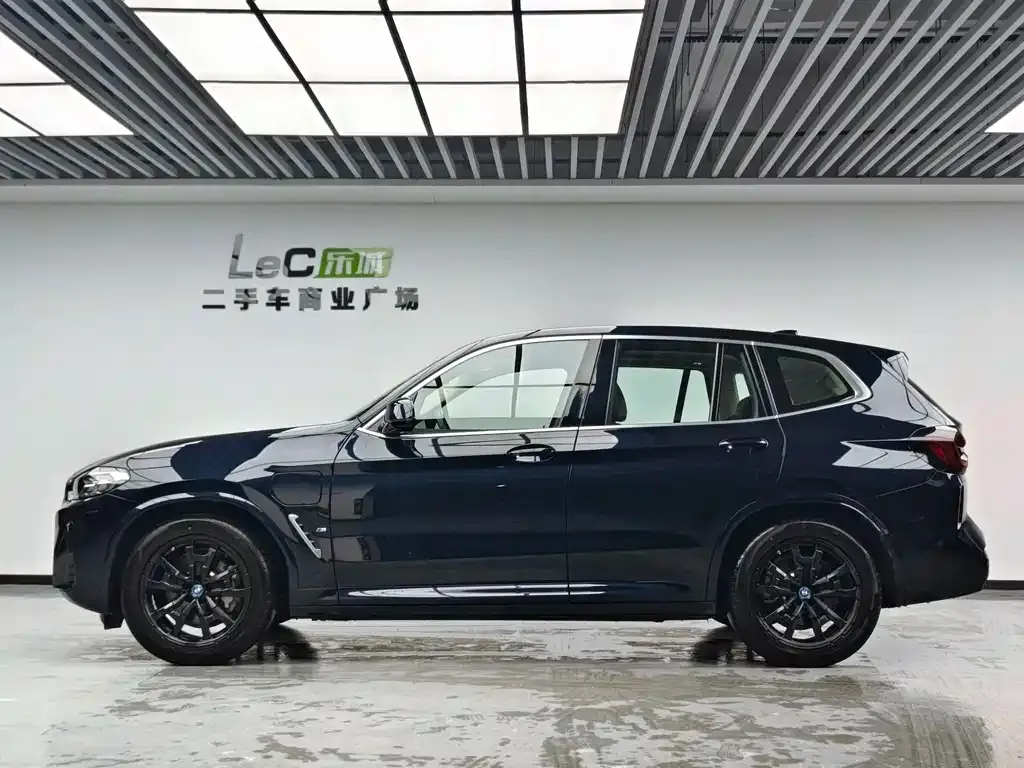 BMW iX3 2025 из CN, фото 9