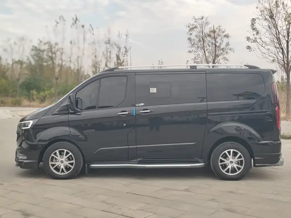 Ford Tourneo — фото 4