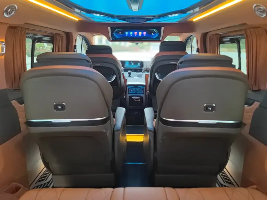 Ford Tourneo — фото 8