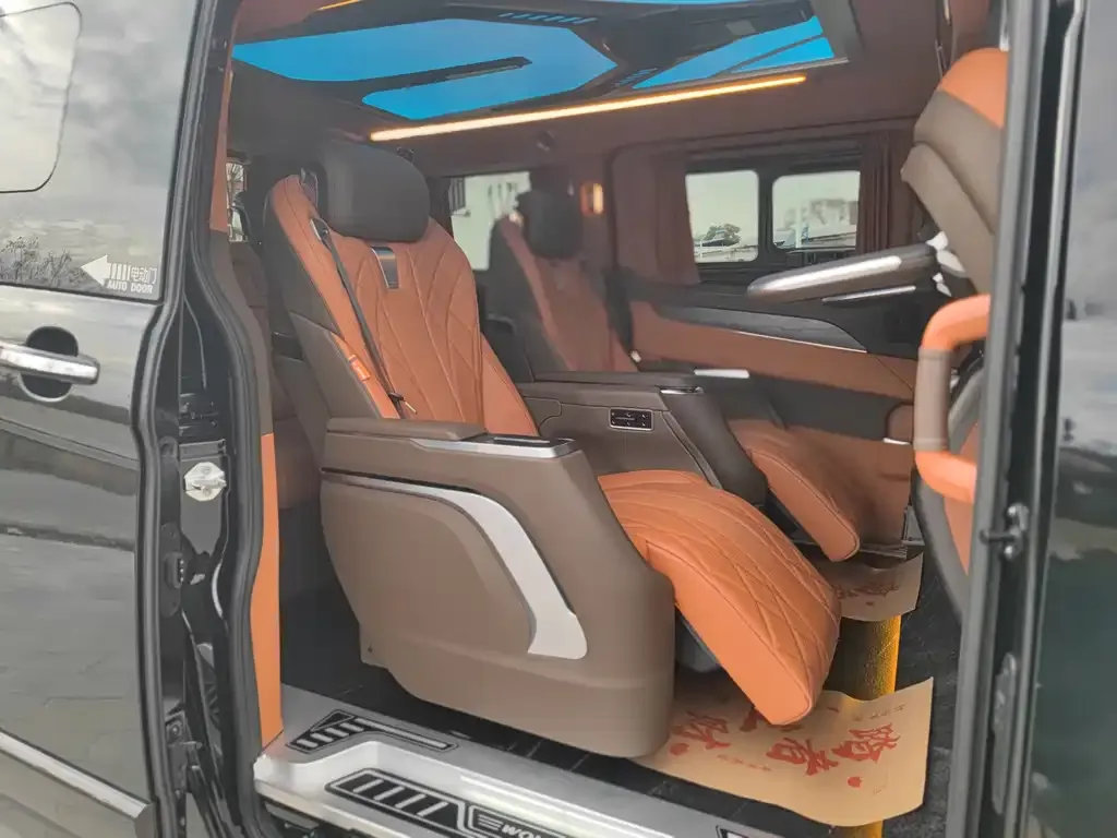 Ford Tourneo — фото 9