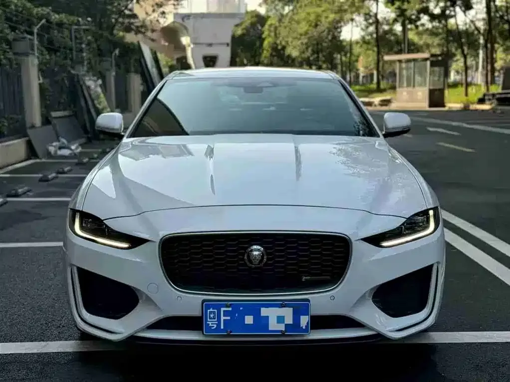 Jaguar XEL — фото 1