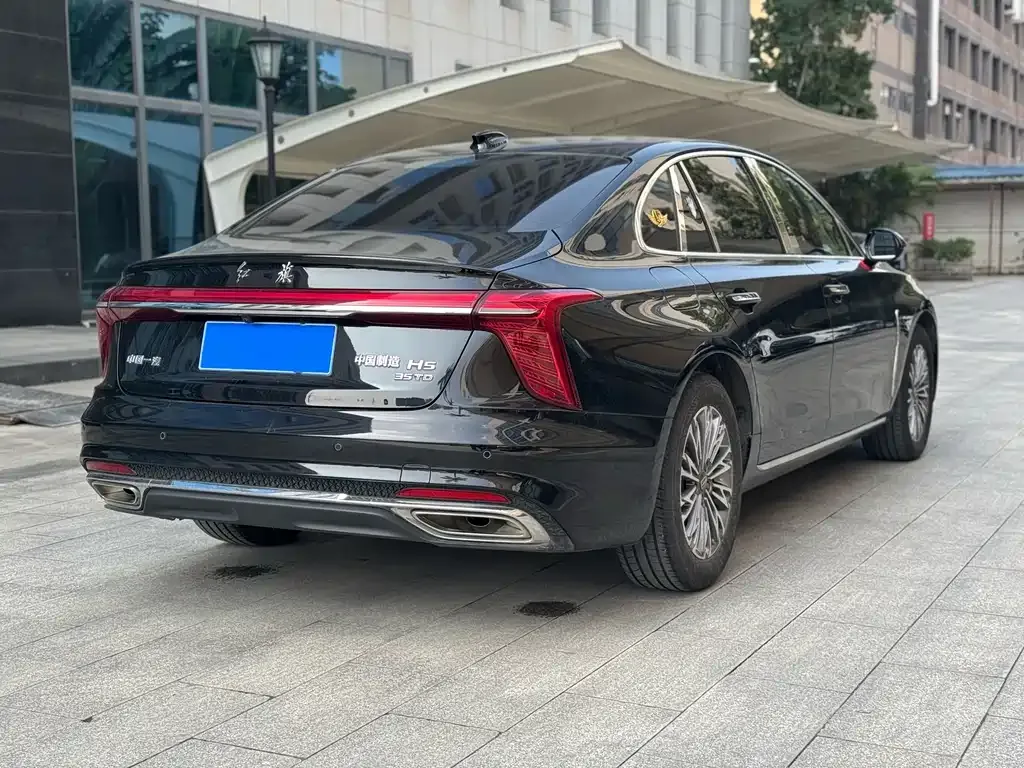 Hongqi H5 — фото 10