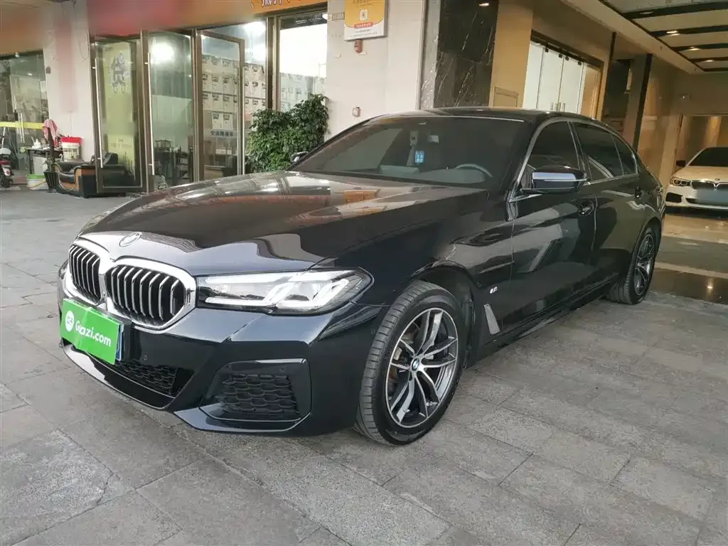 BMW 5 Series — фото 1
