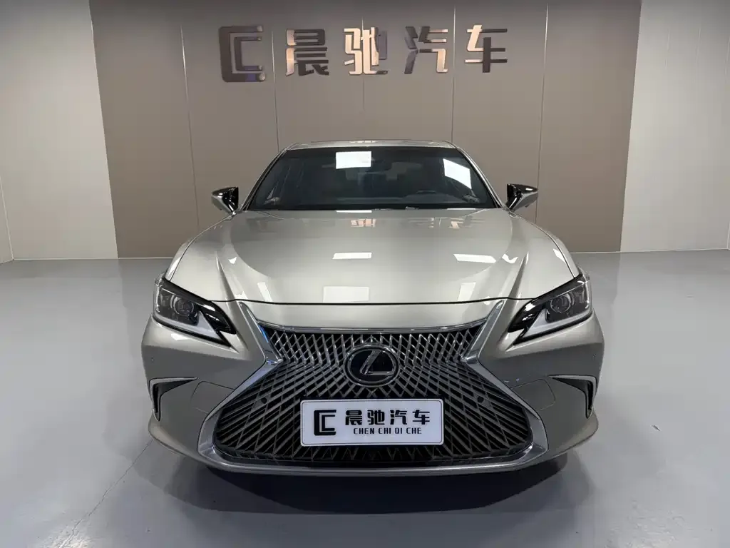 Lexus ES 2021 из CN, фото 2