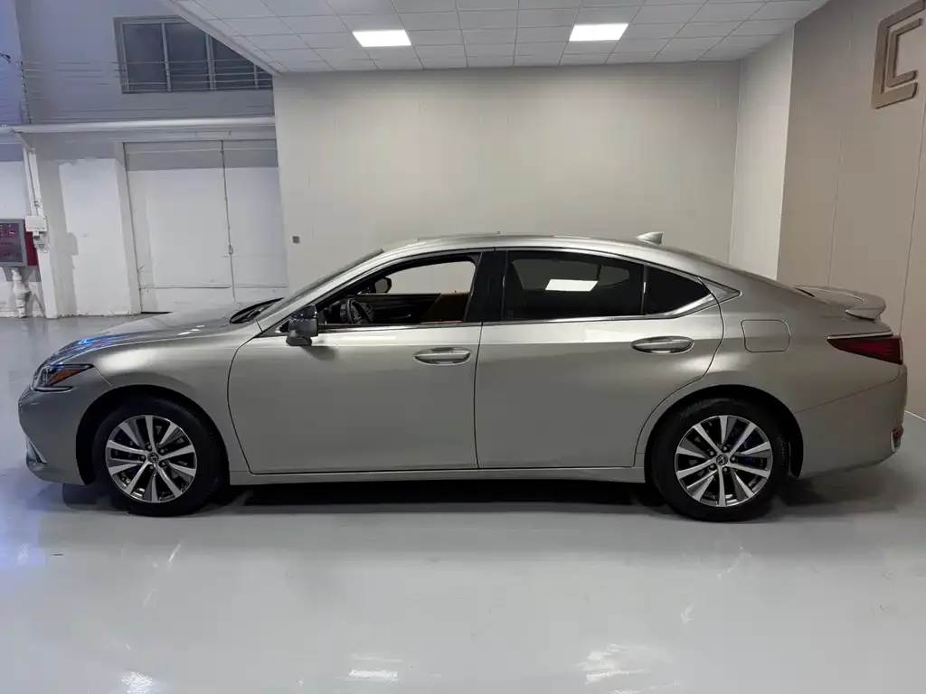 Lexus ES 2021 из CN, фото 7