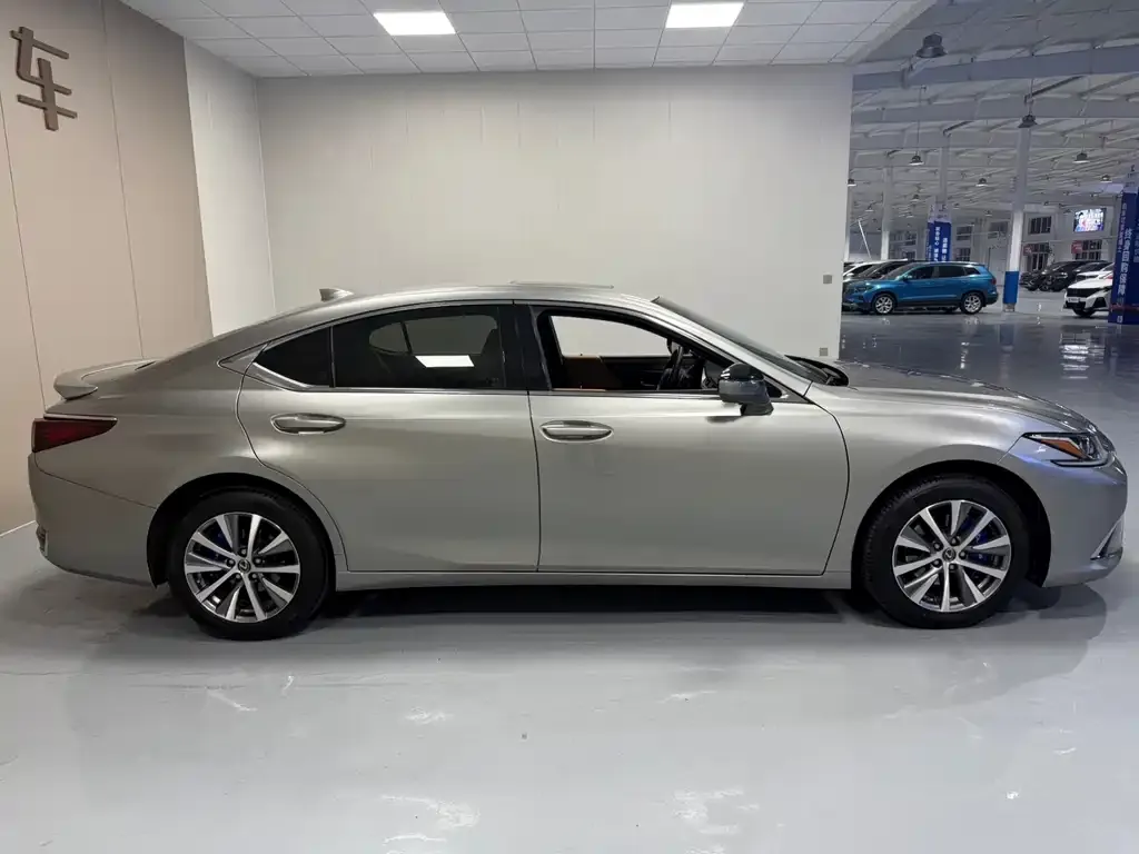Lexus ES 2021 из CN, фото 8
