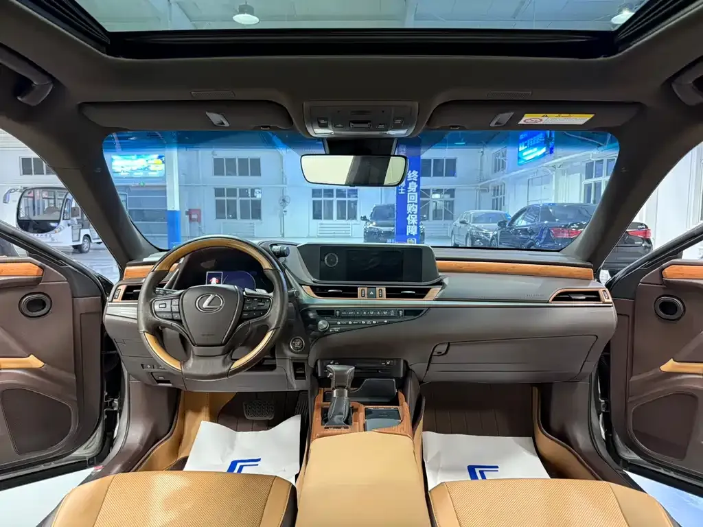 Lexus ES 2021 из CN, фото 9