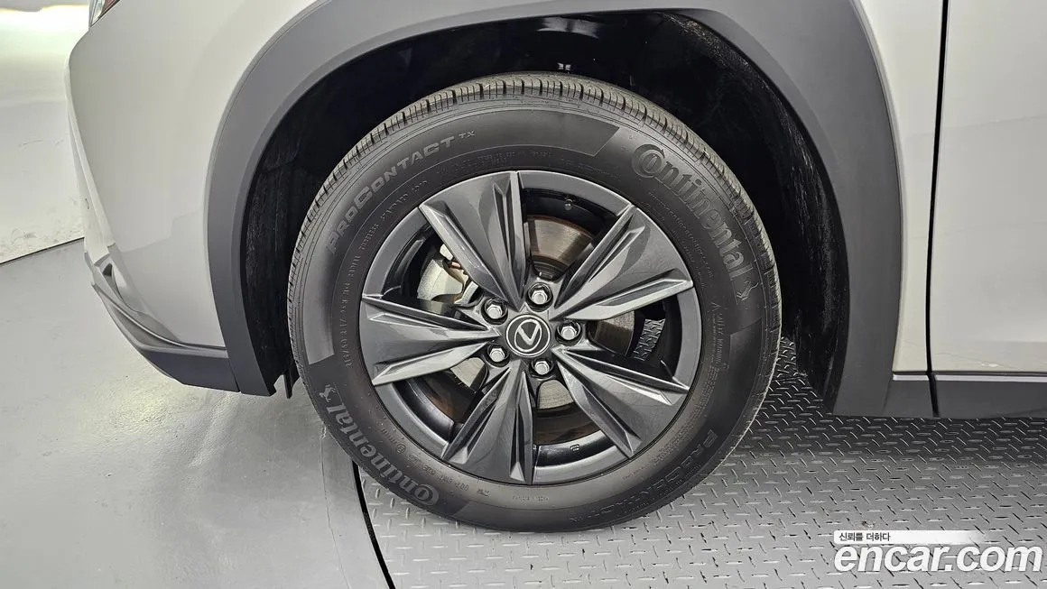 Lexus UX 2026 из KR, фото 5