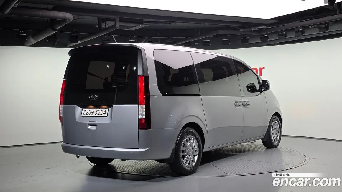 Hyundai Staria — фото 2