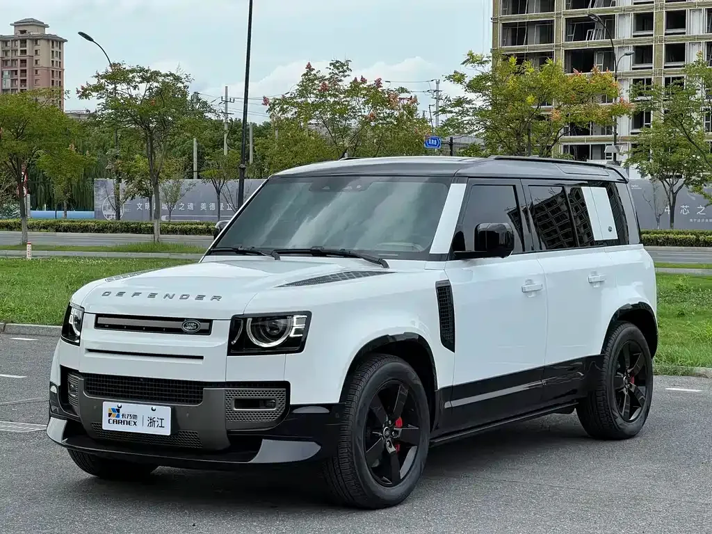 Land Rover Defender — фото 1