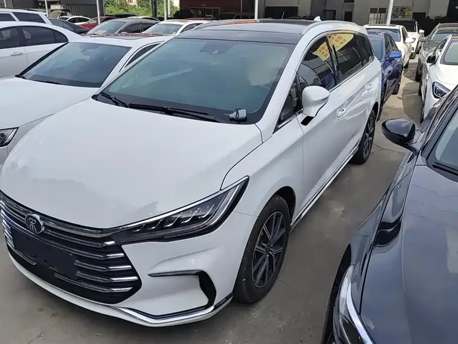 BYD MAX New Energy — фото 1