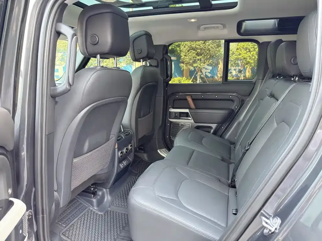 Land Rover Defender 2023 из CN, фото 9