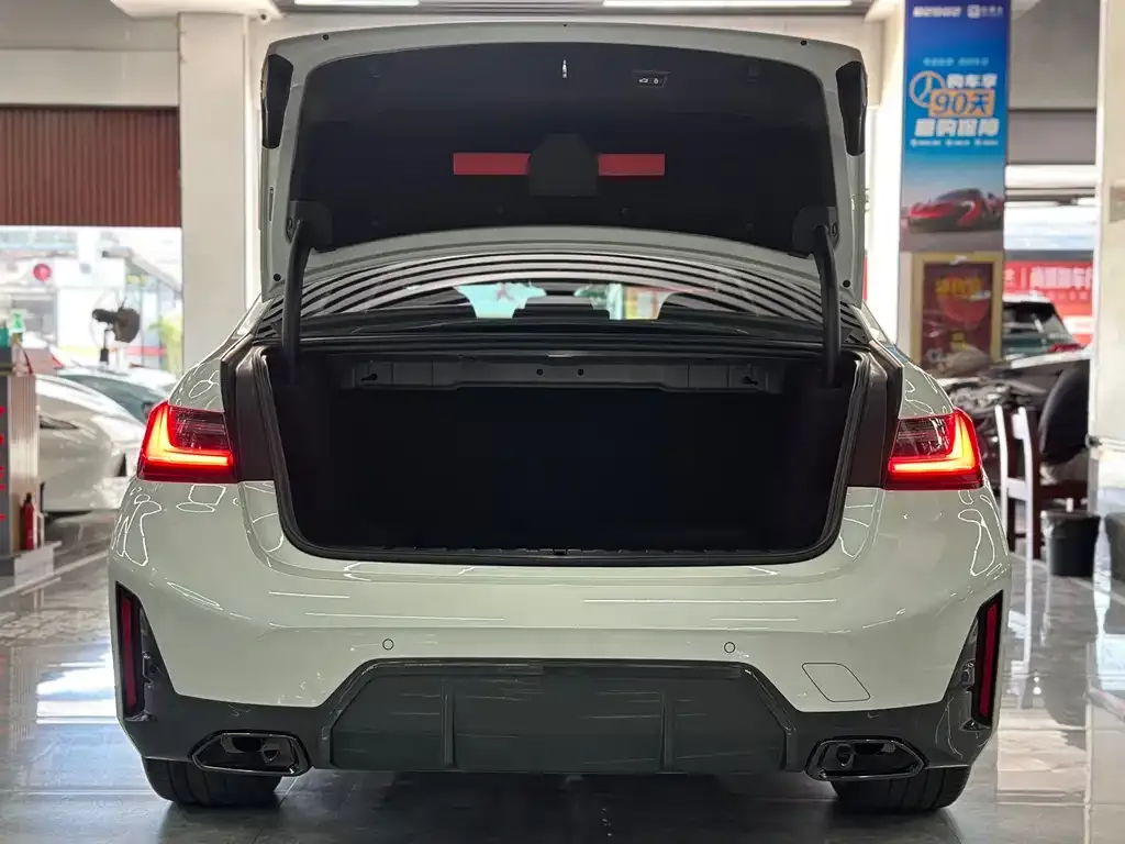 BMW 3 Series 2023 из CN, фото 8
