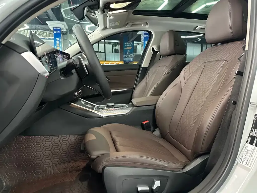 BMW 3 Series 2023 из CN, фото 9