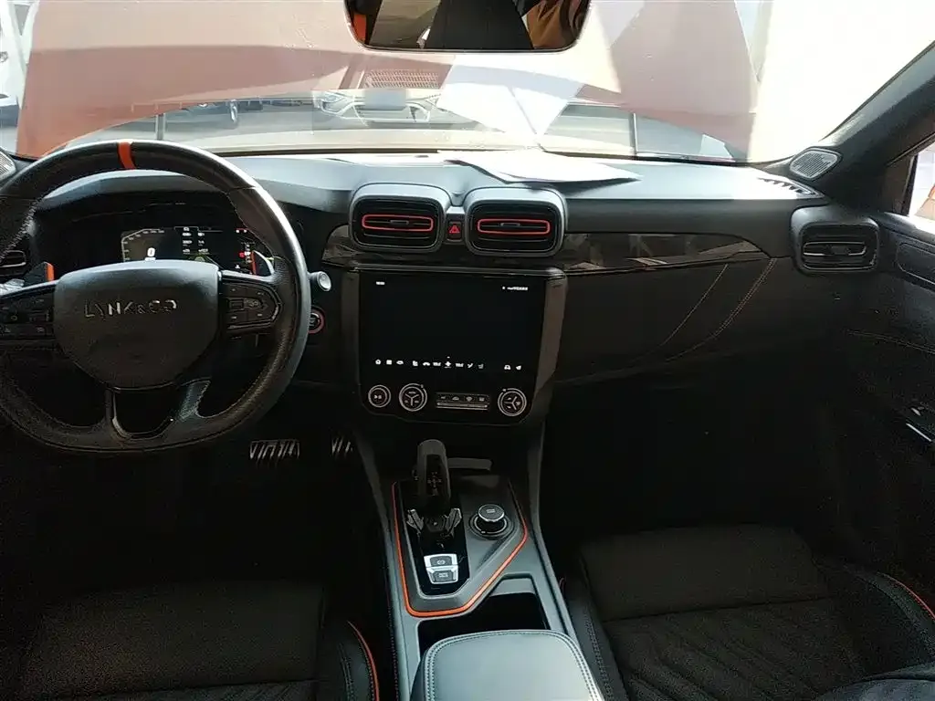 Lynk & Co 02 Hatchback 2023 из CN, фото 10