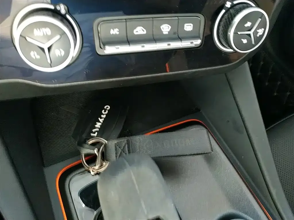 Lynk & Co 02 Hatchback 2023 из CN, фото 9