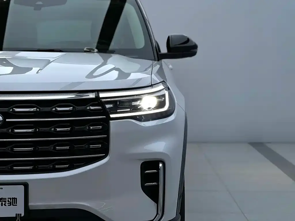 Ford Explorer 2023 из CN, фото 2