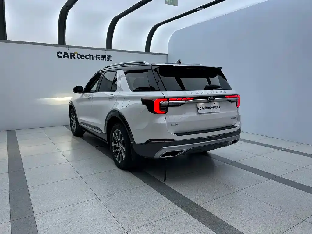 Ford Explorer 2023 из CN, фото 5
