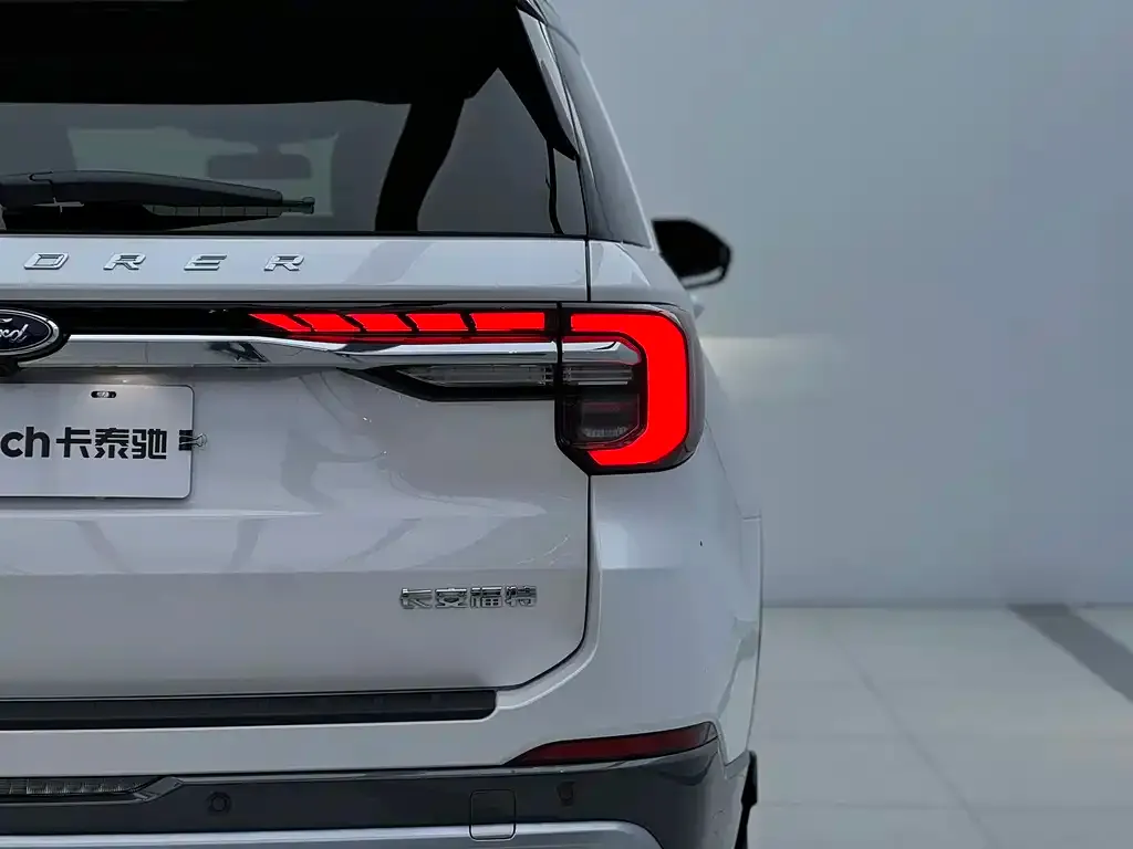 Ford Explorer 2023 из CN, фото 6