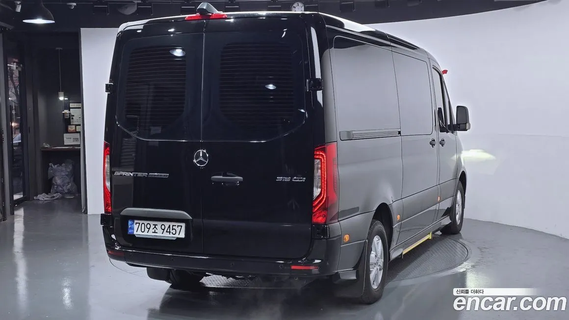 Mercedes-Benz Sprinter 2023 из KR, фото 2