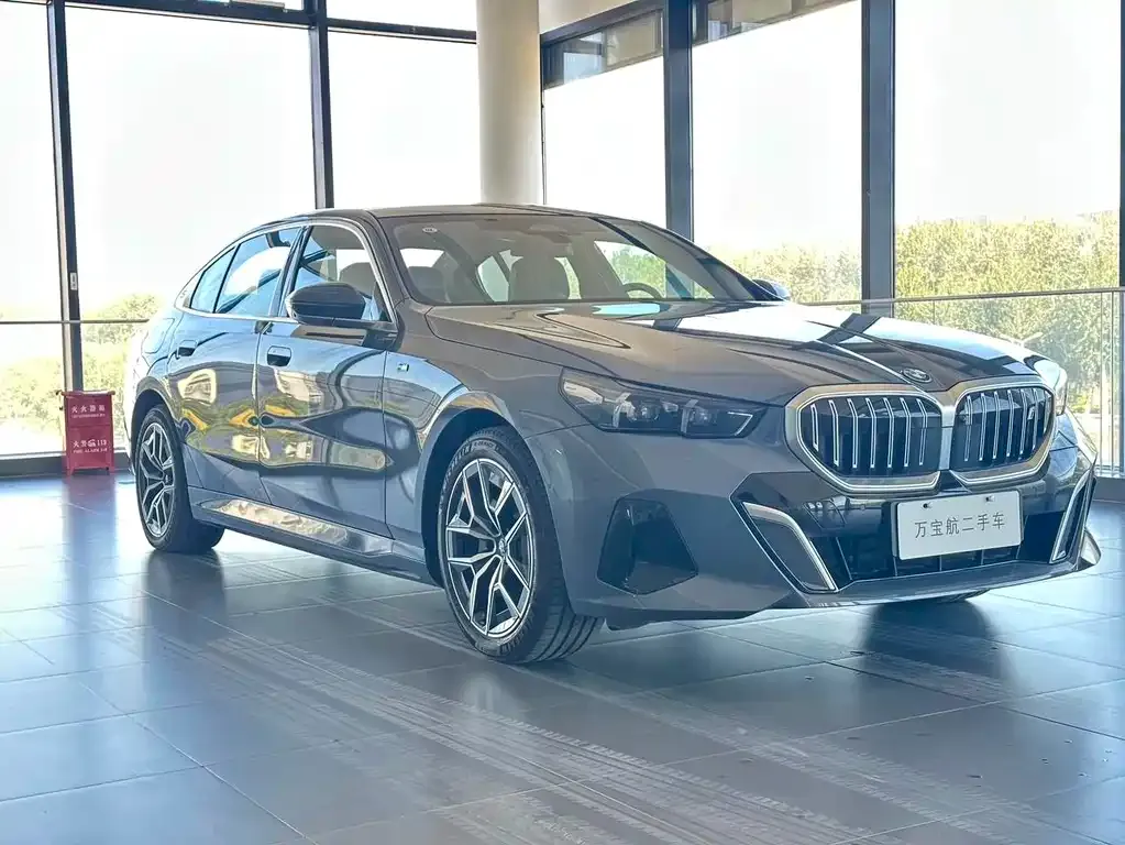 BMW i5 — фото 3
