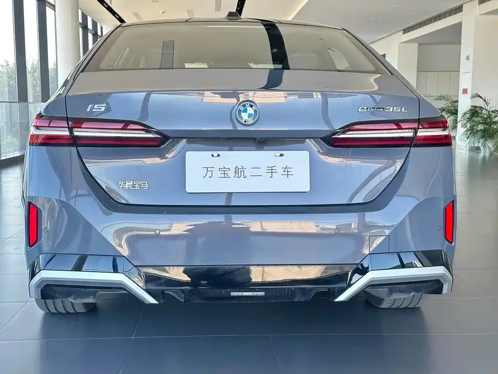 BMW i5 — фото 6
