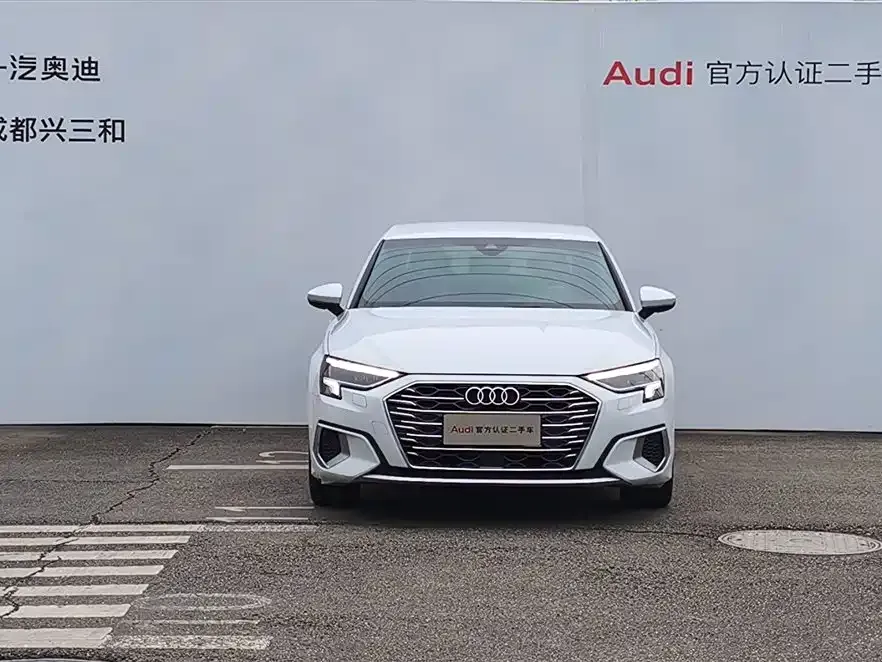 Audi A3 2023 из CN, фото 2