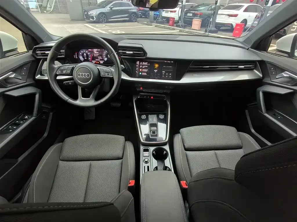 Audi A3 2023 из CN, фото 7