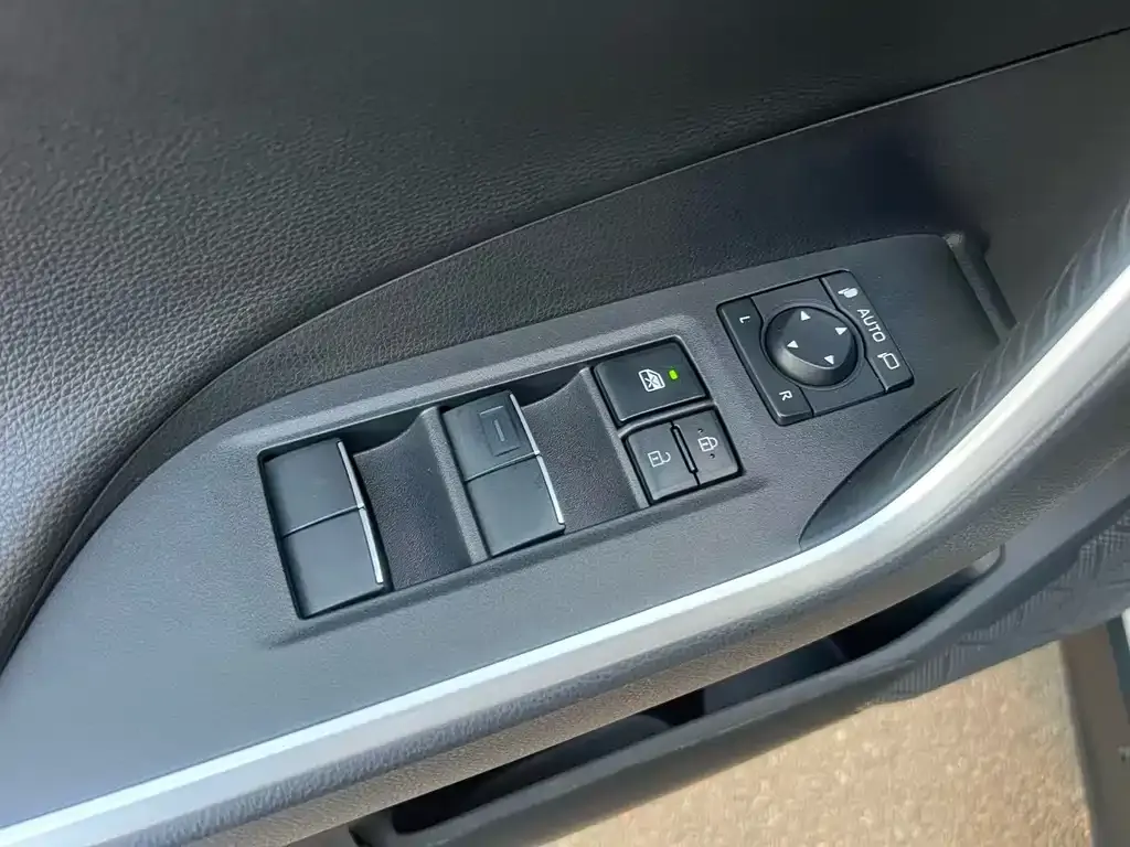 Toyota Wildlander 2022 из CN, фото 9