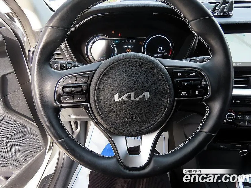 Kia Niro — фото 8