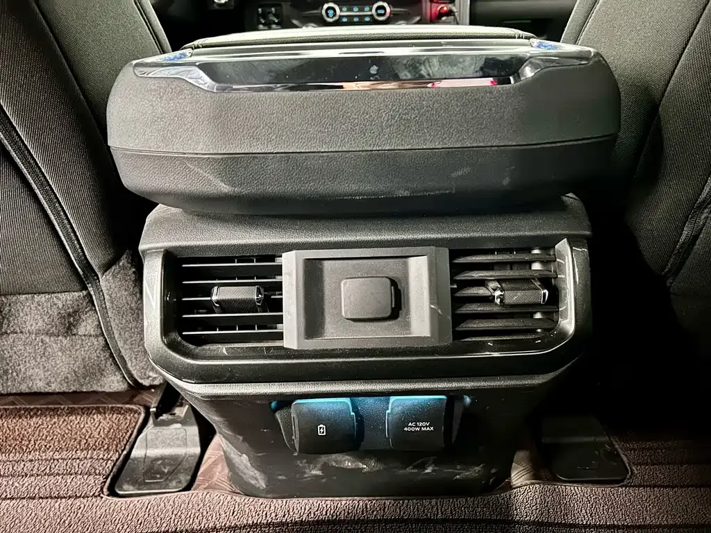 Ford F-150 Raptor 2023 из CN, фото 8