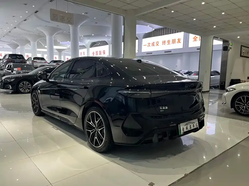 BYD Seal — фото 7