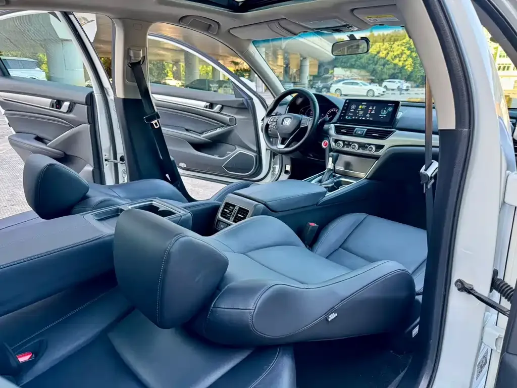 Honda Accord 2023 из CN, фото 9