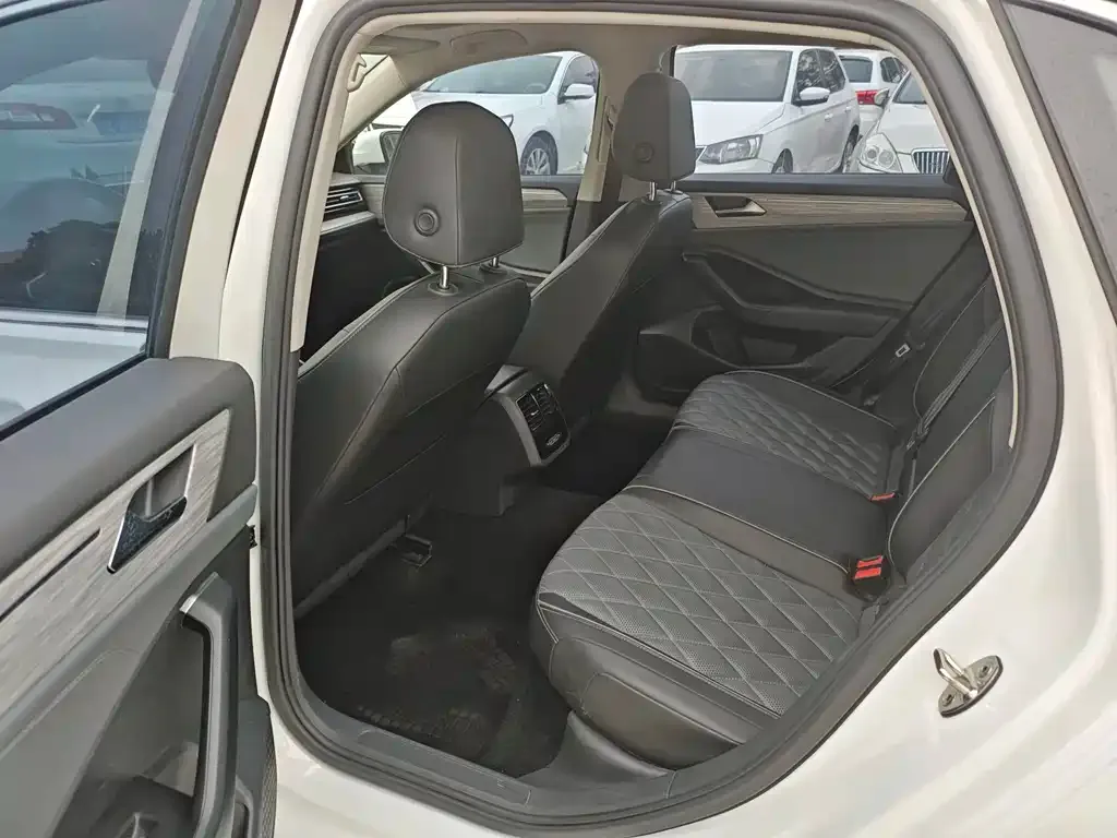 Volkswagen Sagitar 2023 из CN, фото 6