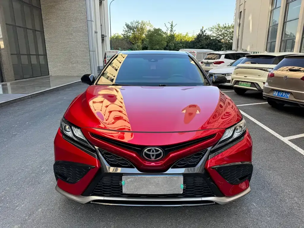 Toyota Camry 2021 из CN, фото 2